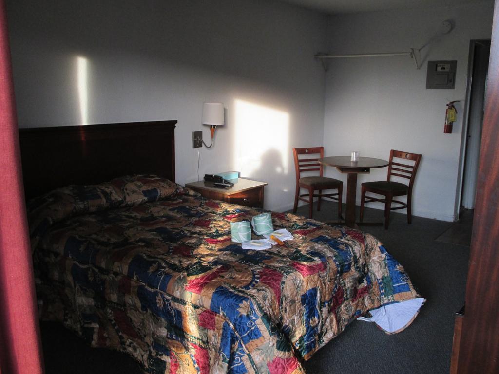 Budgetel Inn And Suites Lodge West Cameră foto