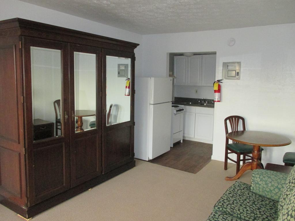 Budgetel Inn And Suites Lodge West Cameră foto